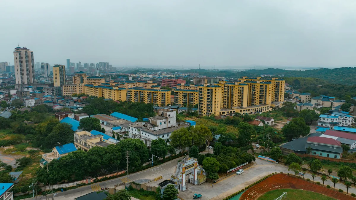 校园青春题材合集封面卡，表现毕业与分别场景